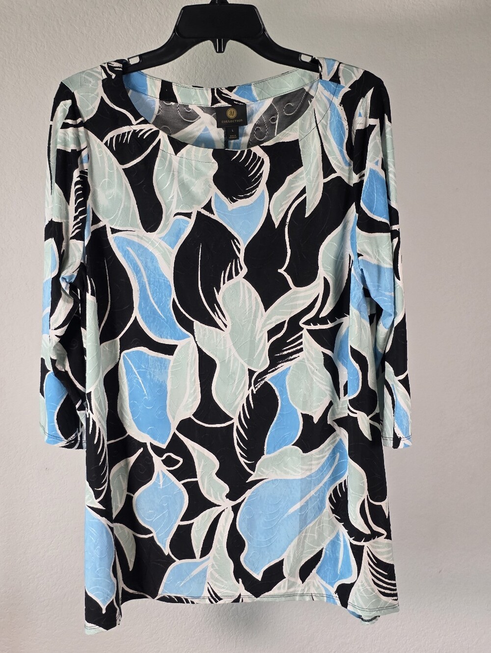 JM Collection Women’s Large Blue Black Floral Leaf Print Stretch Tunic Top